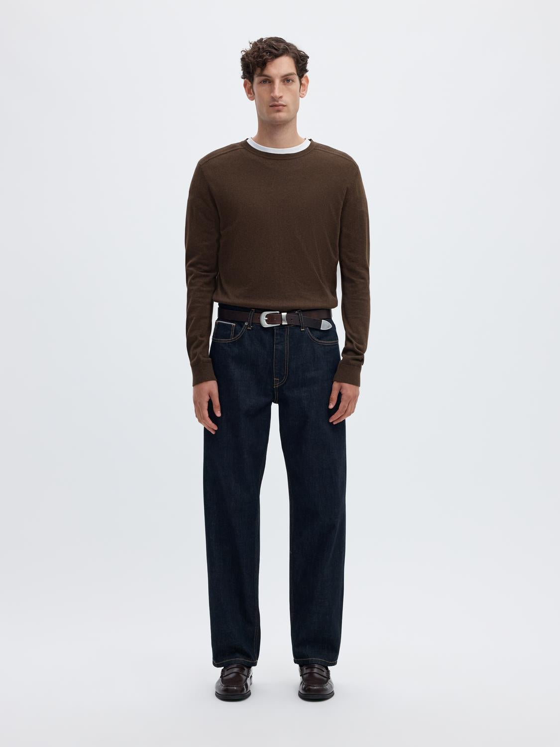 model_shot-front_full